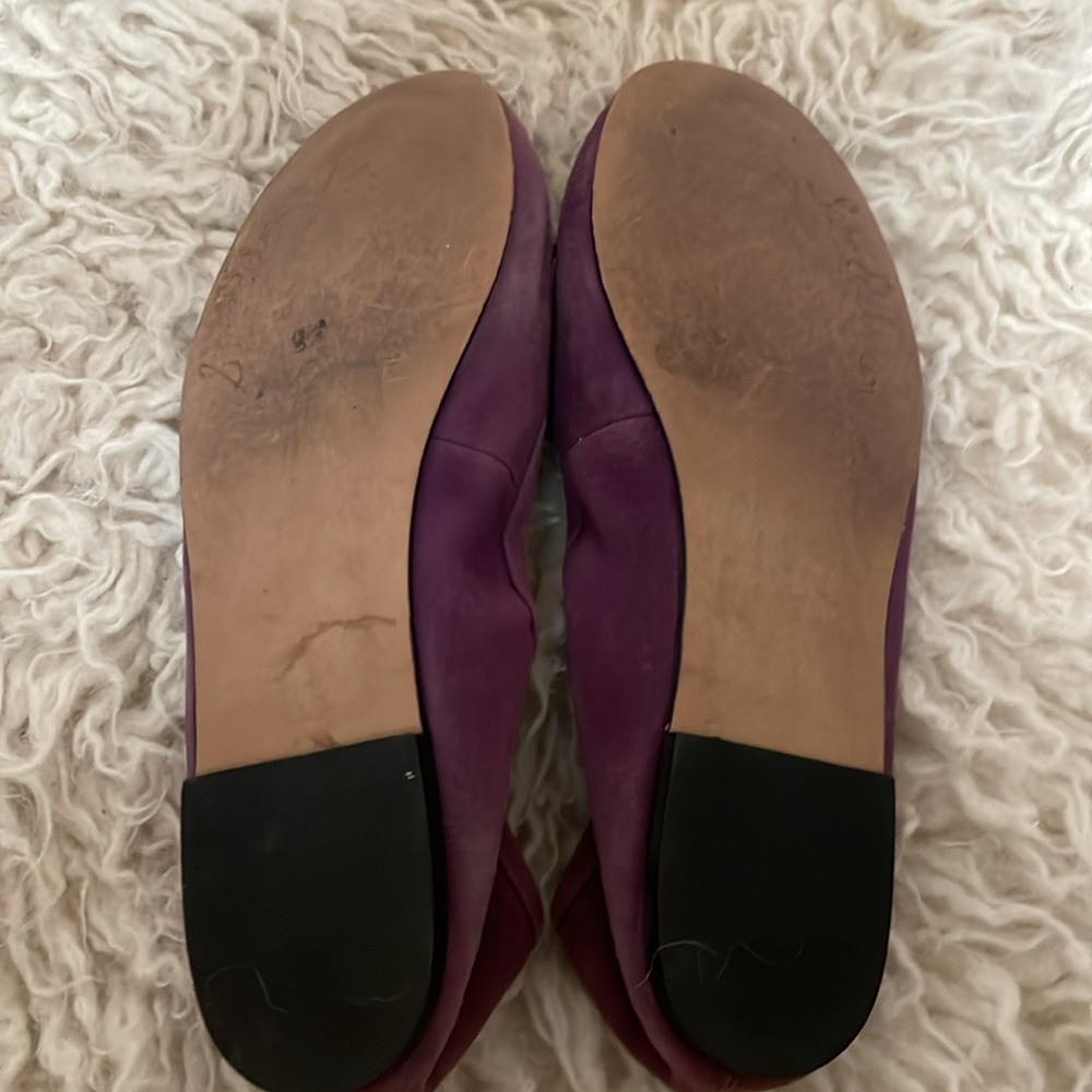 Cute flats. Worn a couple of times. Clean and ready to wear. - Picture 2 of 4